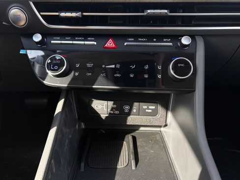 New 2025 Hyundai Sonata Limited image 21