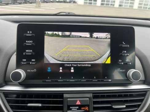Used 2019 Honda Accord LX image 23