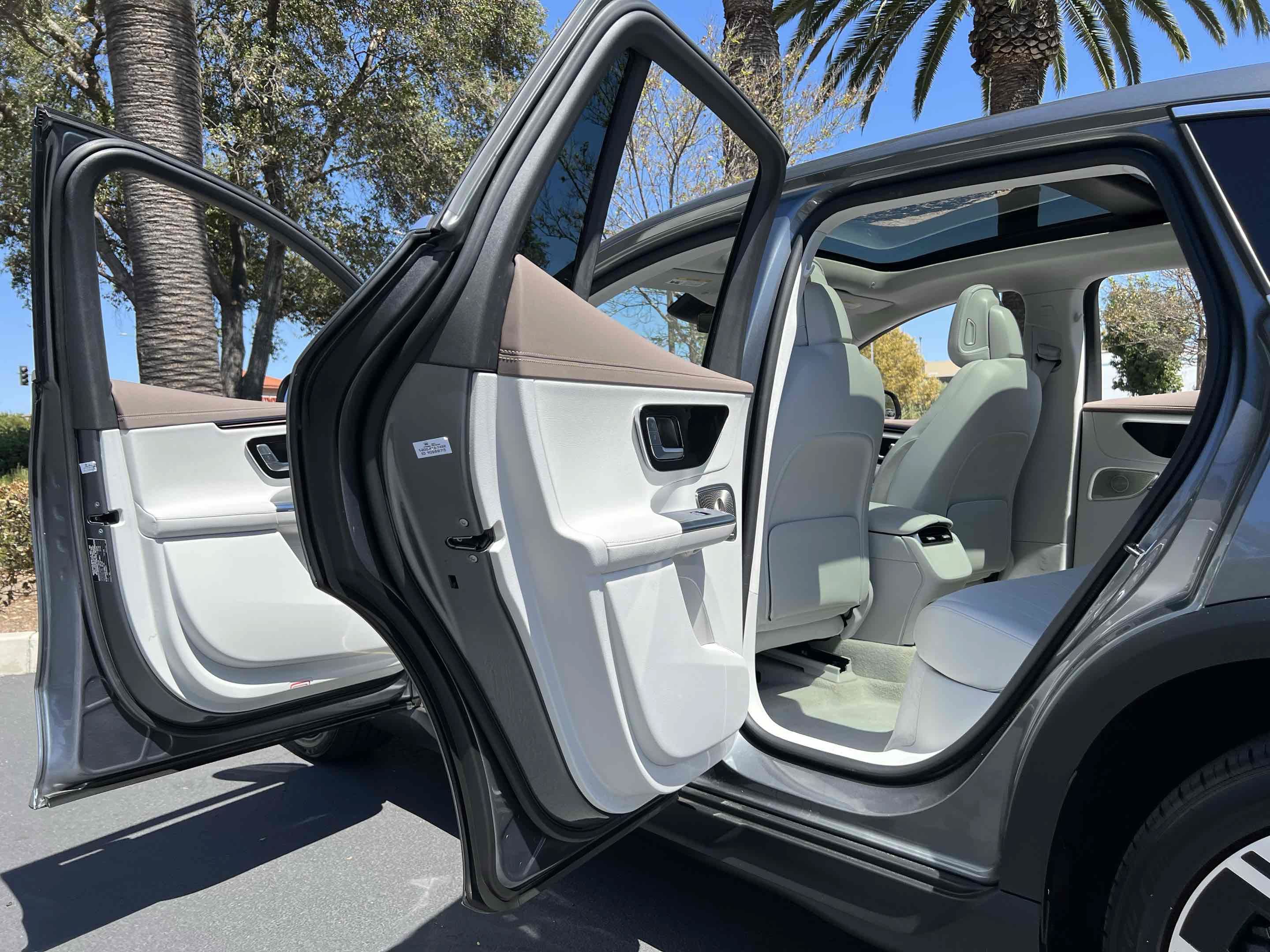 Used 2023 Mercedes-Benz EQE 350+ SUV w/ Exclusive Trim Package image 75