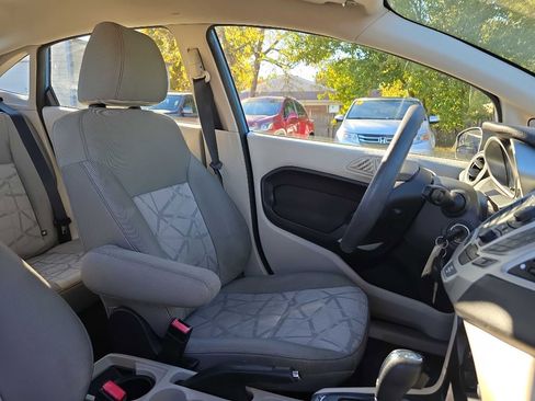 Used 2013 Ford Fiesta SE image 20