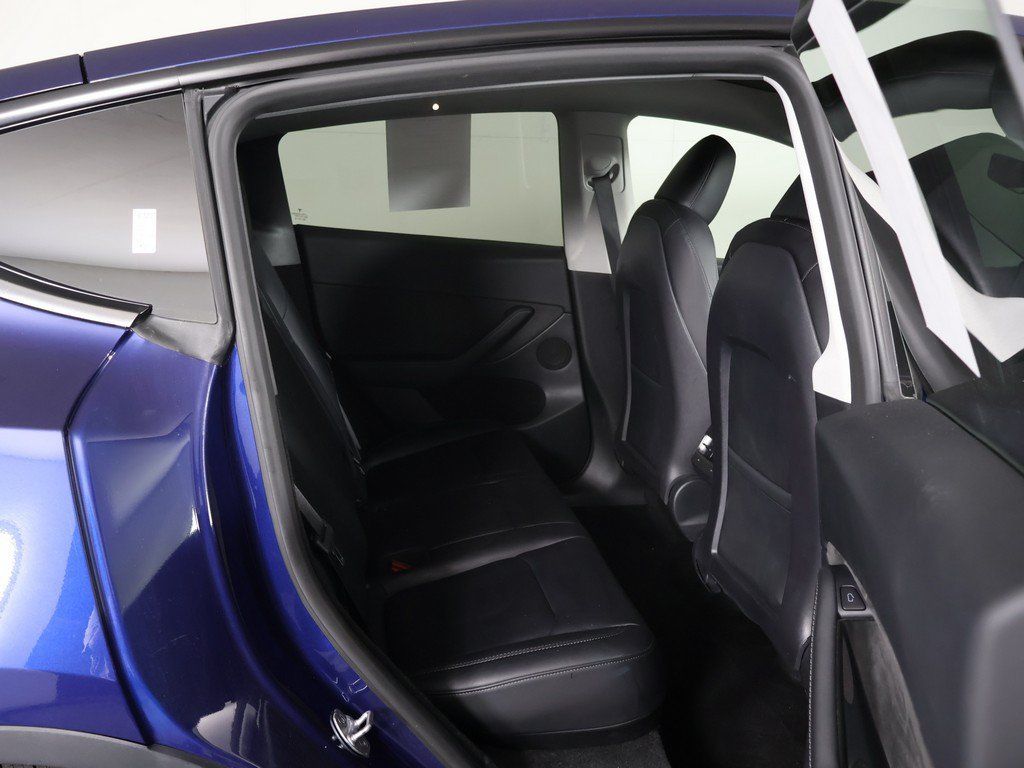 Used 2023 Tesla Model Y Long Range AWD/4WD image 37