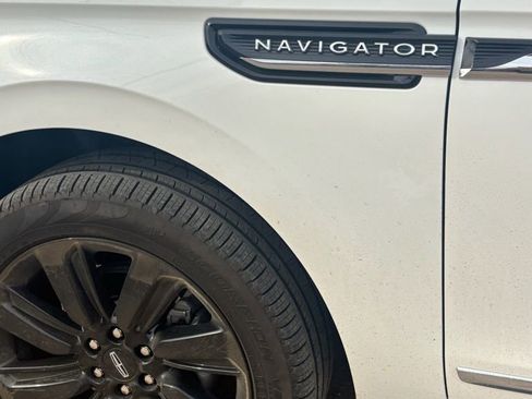 Used 2024 Lincoln Navigator L Reserve image 22