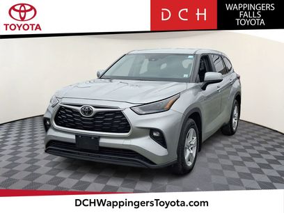 Used 2023 Toyota Highlander LE