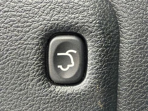 Used 2020 Jeep Grand Cherokee Limited w/ Luxury Group II image 19