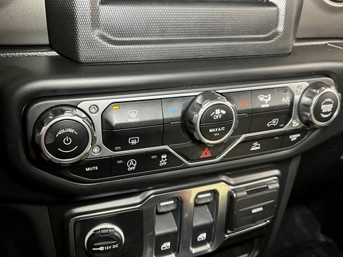 Certified 2023 Jeep Wrangler Sport S image 37