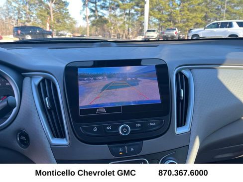 Used 2023 Chevrolet Malibu LT image 17