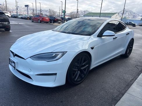 Used 2021 Tesla Model S Plaid image 3