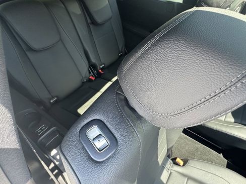 Certified 2025 Mercedes-Benz GLS 450 4MATIC image 20