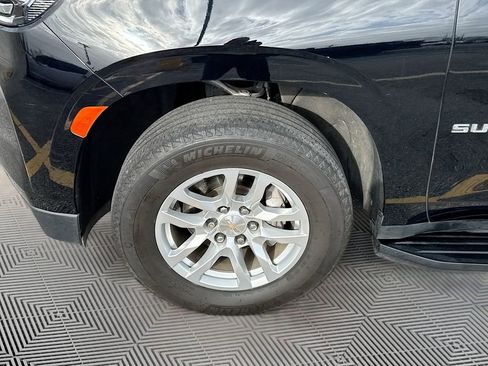 Used 2022 Chevrolet Suburban LT image 32