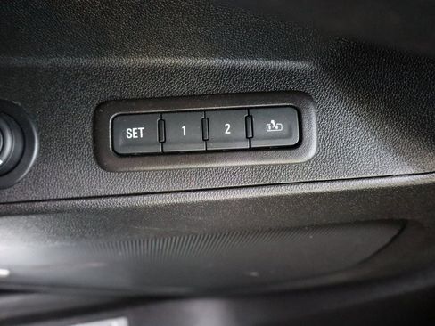 Used 2020 Chevrolet Equinox Premier image 33