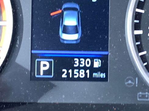 Used 2025 Nissan Sentra S image 9