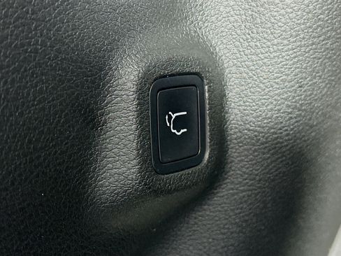 Used 2023 Jeep Compass Latitude w/ Convenience Group AWD/4WD image 28