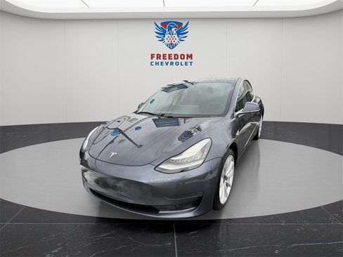 Used 2020 Tesla Model 3 Long Range image 1