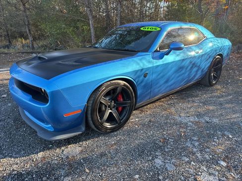 Used 2018 Dodge Challenger SRT Hellcat image 1