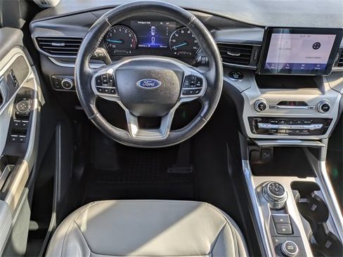 Certified 2021 Ford Explorer XLT w/ Equipment Group 202A image 15