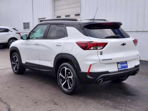 Used 2023 Chevrolet TrailBlazer RS w/ Sun and Liftgate Package image 3