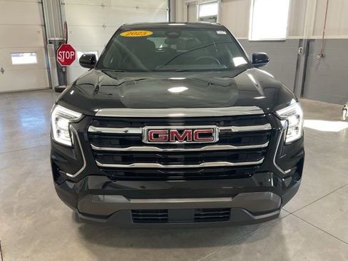 Used 2025 GMC Terrain Elevation image 2