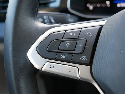 Certified 2025 Volkswagen Jetta SE image 25