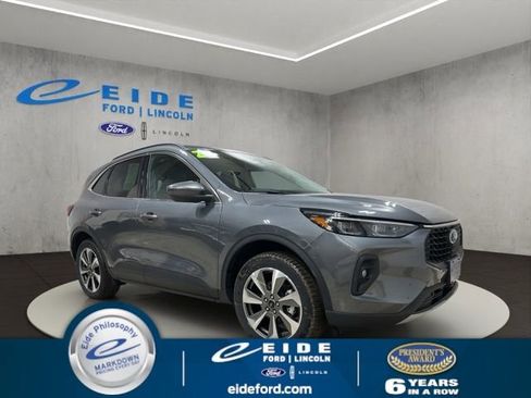 Used 2025 Ford Escape Platinum image 1