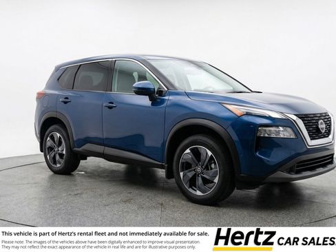 Used 2025 Nissan Rogue SV image 1