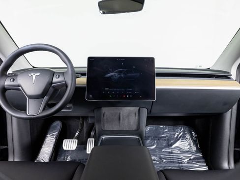 Used 2023 Tesla Model Y Performance image 31