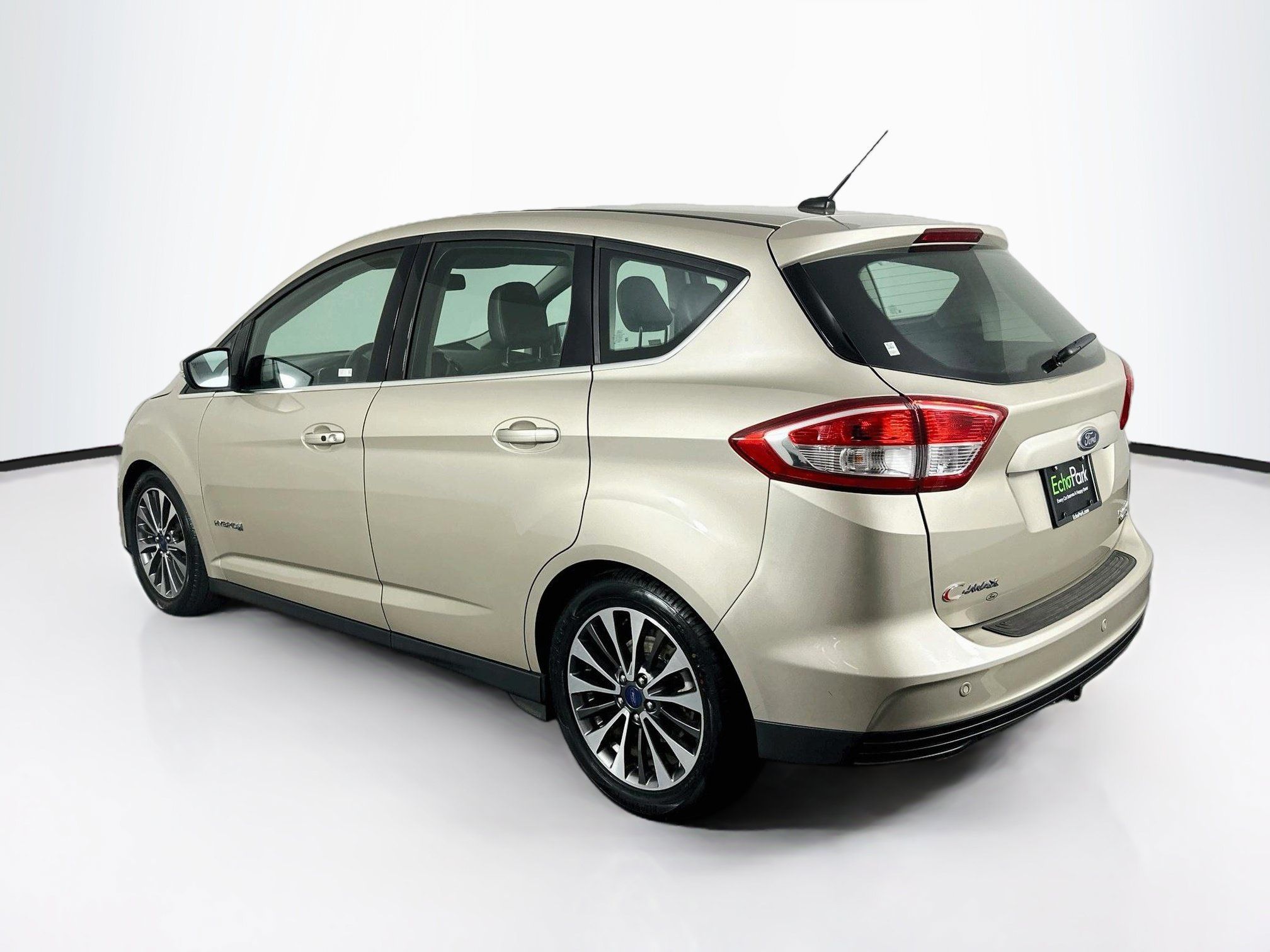 Used 2018 Ford C-MAX Titanium w/ Equipment Group 301A FWD image 5