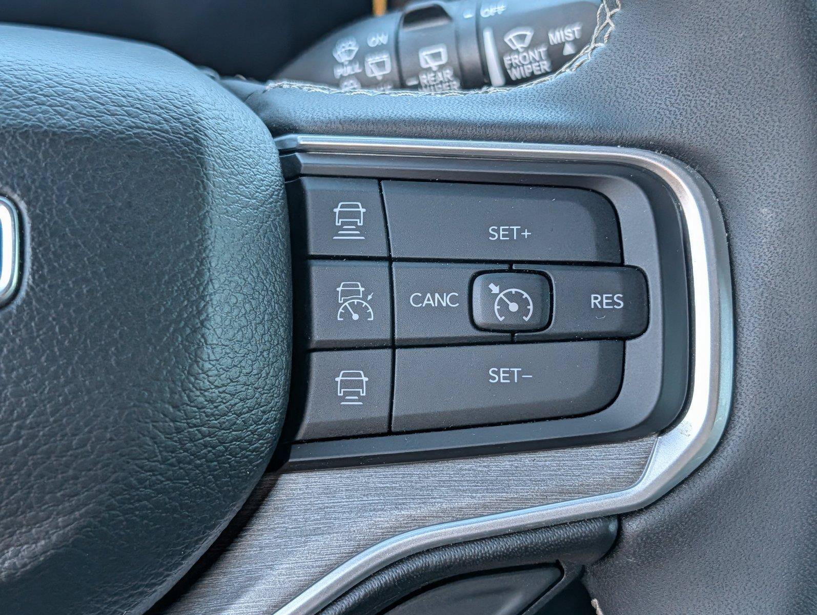 Used 2025 Jeep Wagoneer Series II AWD/4WD image 26