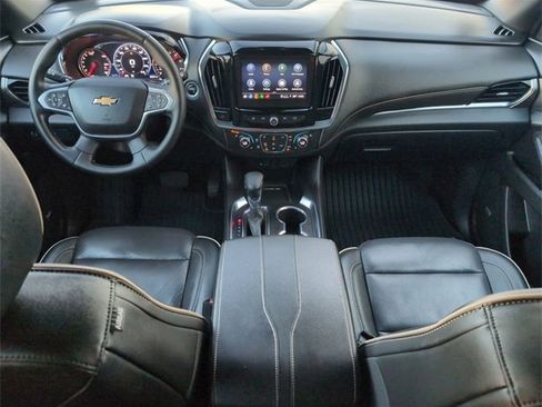 Used 2023 Chevrolet Traverse Premier image 21