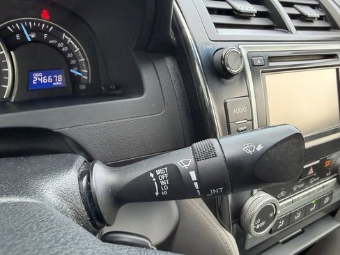 Used 2012 Toyota Camry LE image 22