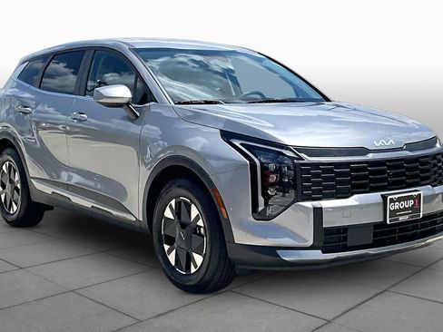 Certified 2026 Kia Sportage LX FWD image 3