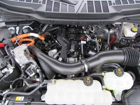 Used 2024 Ford F150 Lariat w/ Tow/Haul Package image 9