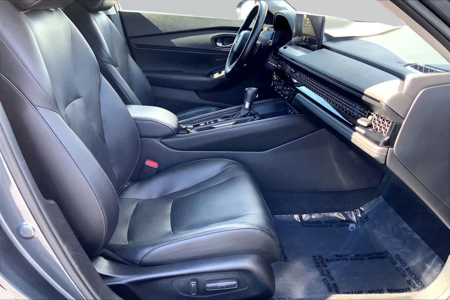 Used 2023 Honda Accord Touring image 8