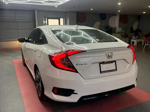 Used 2017 Honda Civic EX-T image 5