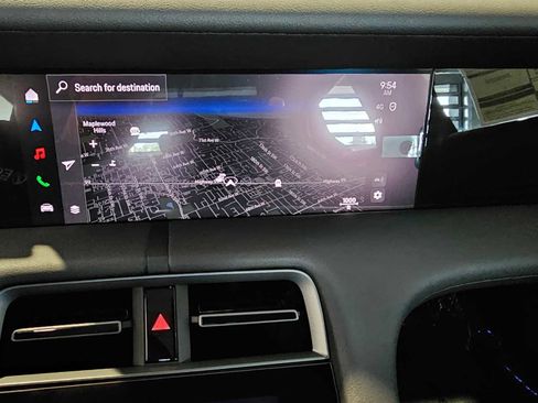 New 2025 Porsche Taycan image 31