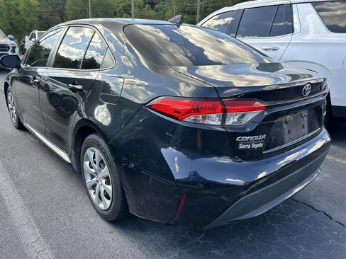 Used 2021 Toyota Corolla LE FWD image 2