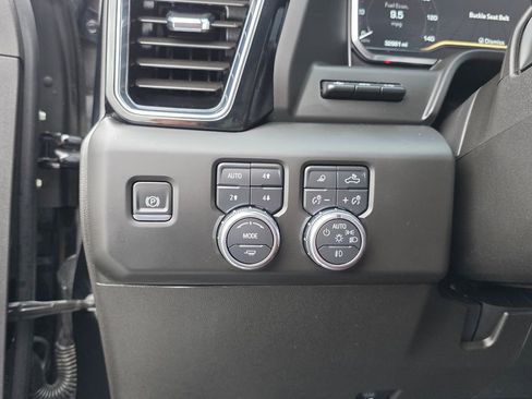 Used 2025 GMC Sierra 2500 Denali Ultimate w/ Max Trailering Package AWD/4WD image 17