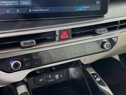 Used 2025 Kia Sorento S image 16