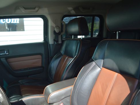 Used 2006 HUMMER H3 image 12