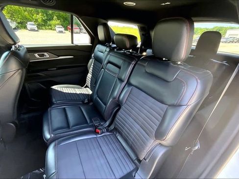 Used 2025 Ford Explorer ST-Line w/ ST-Line Street Pack AWD/4WD image 26