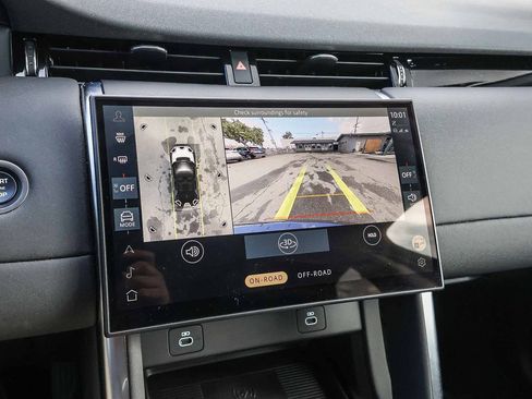 Used 2025 Land Rover Discovery Sport S image 35