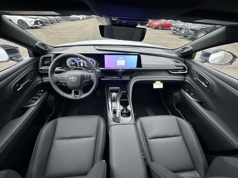 New 2026 Toyota Crown Signia Limited w/ Advanced Technology Package image 36