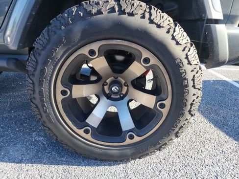Used 2019 Jeep Wrangler Unlimited Sahara w/ Quick Order Package 24M Moab AWD/4WD image 4