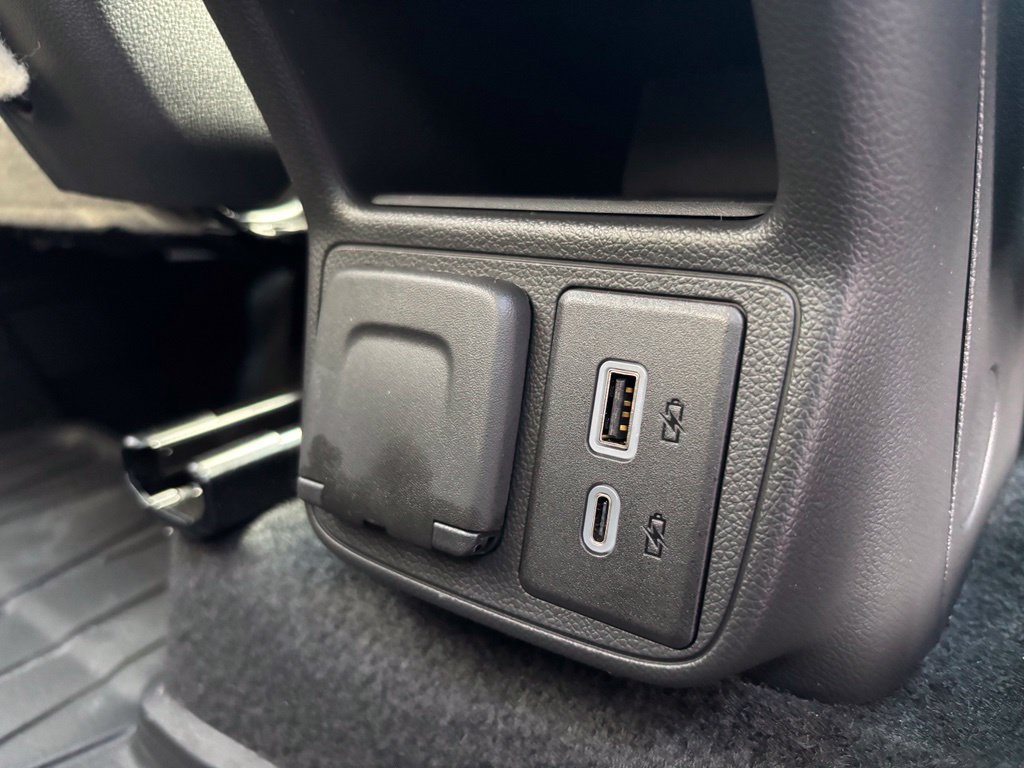 Used 2026 Buick Encore GX Avenir w/ Avenir Technology Package FWD image 20