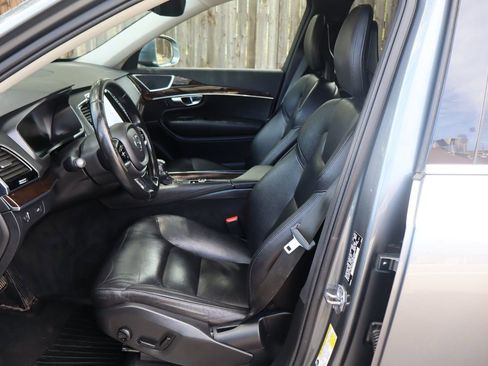 Used 2017 Volvo XC90 T6 Momentum w/ Vision Package AWD/4WD image 19