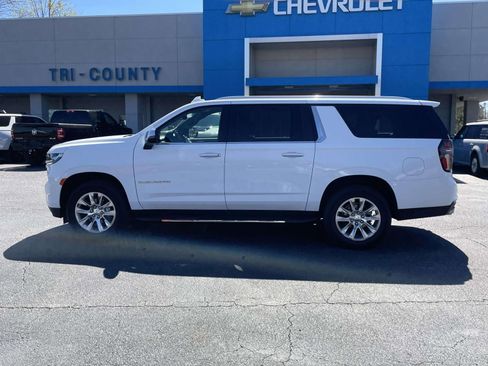 Used 2023 Chevrolet Suburban Premier image 6