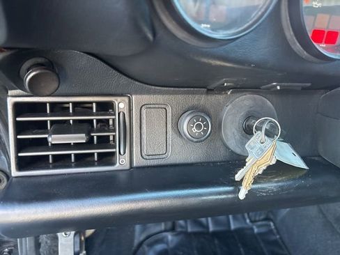 Used 1991 Porsche 911 Carrera image 19