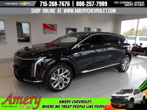 Used 2025 Cadillac Optiq Luxury 2 w/ LPO, Floor Liner Package AWD/4WD image 1