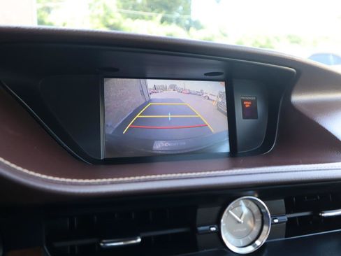 Used 2016 Lexus ES 350 w/ Ultra Luxury Package FWD image 22