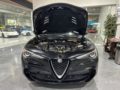 Used 2018 Alfa Romeo Stelvio Quadrifoglio w/ Driver Assist Dynamic Package AWD/4WD image 25