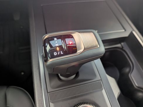 Used 2025 GMC Hummer EV 2X AWD/4WD image 31